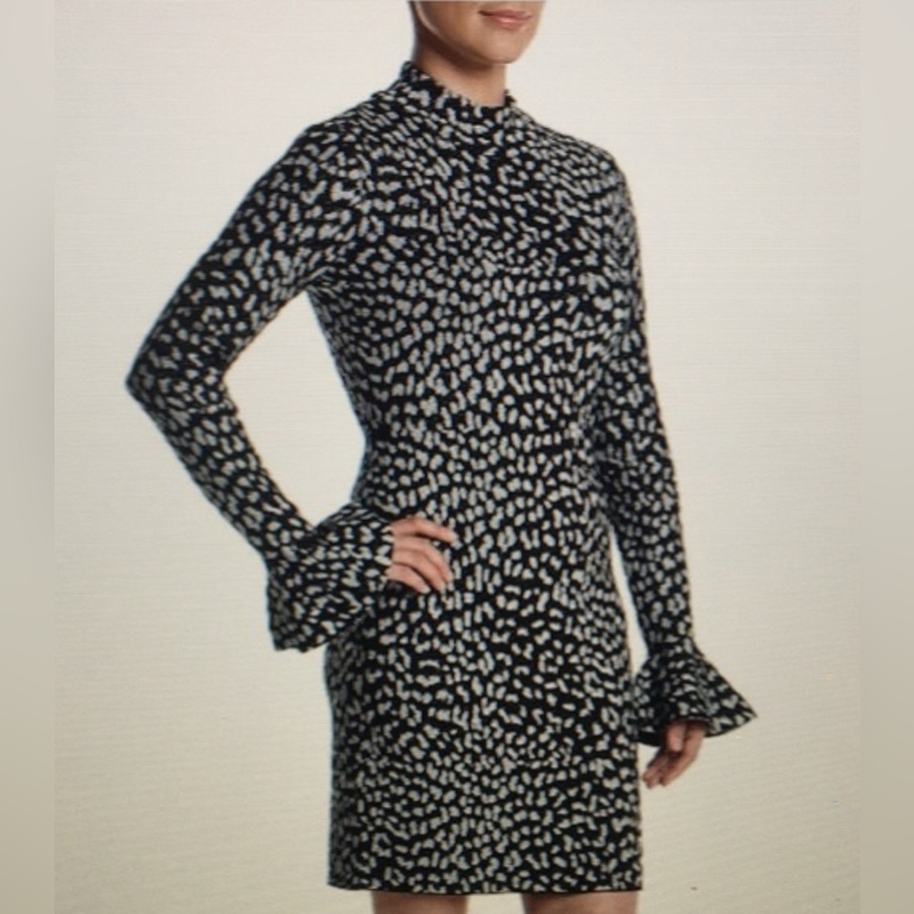 👗NWT MICHAEL METALLIC DRESS WITH FLARED SLEEVES👗 - Picture 4 of 13